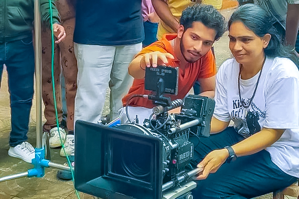 Industry expert teaching film students at MDFA